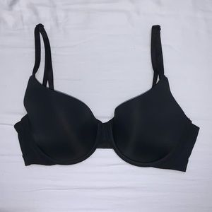 Black Victoria’s Secret T-Shirt Bra NWOT